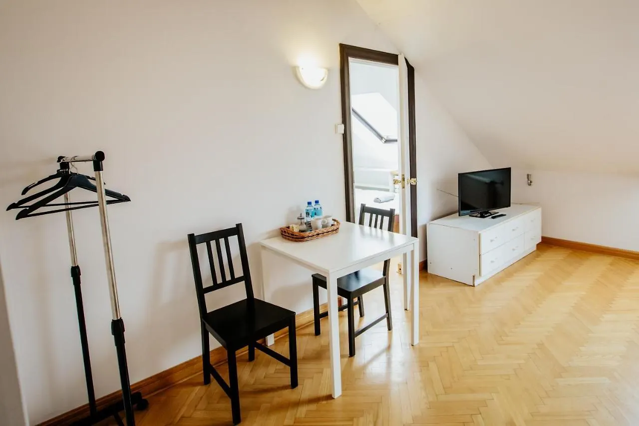 Homestay Green Wood Apartament Stara Ochota Warsaw