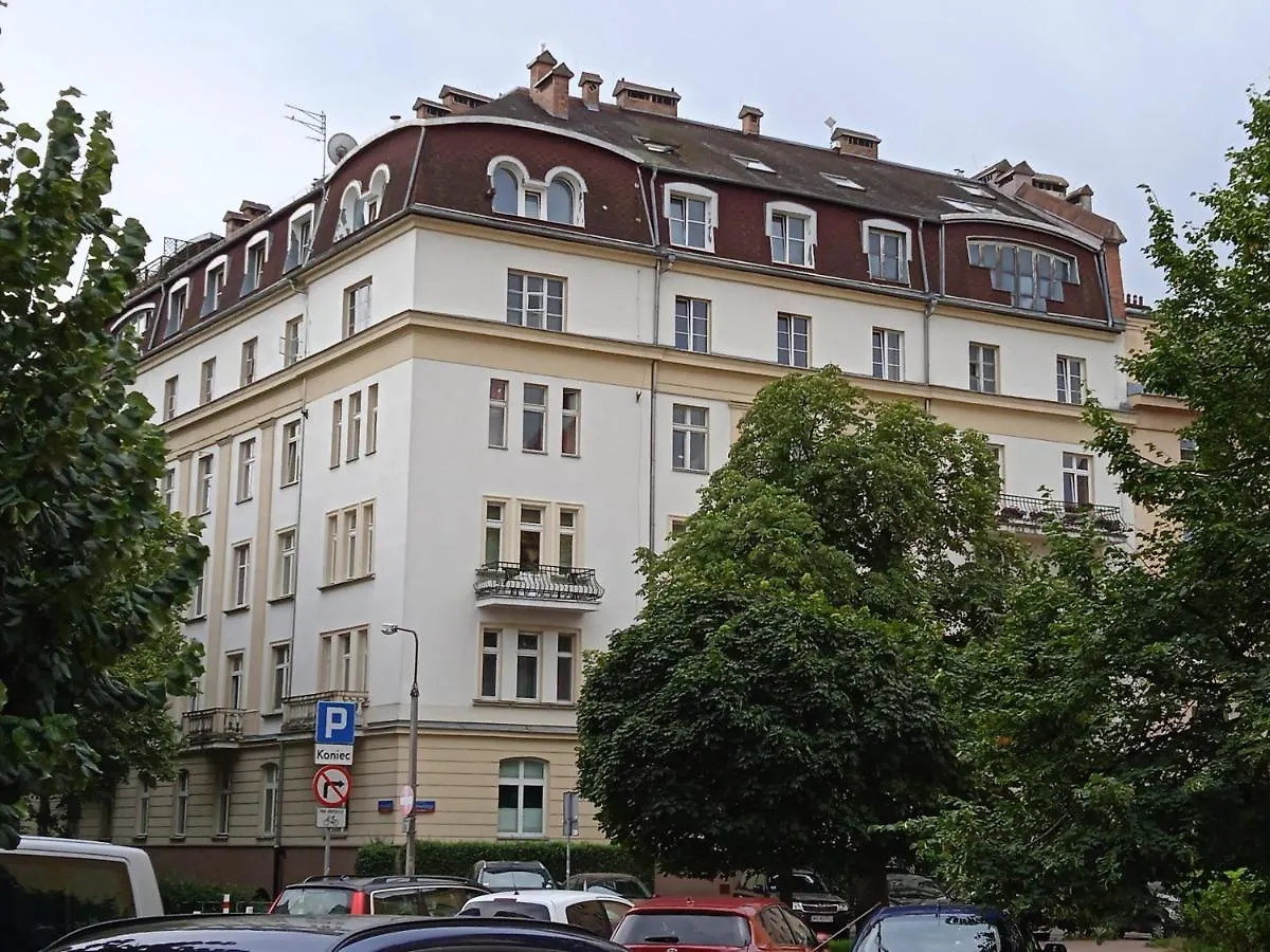 Homestay Green Wood Apartament Stara Ochota Warsaw